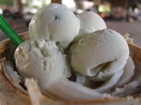 The best Thai dessert: Itim kati, coconut ice cream