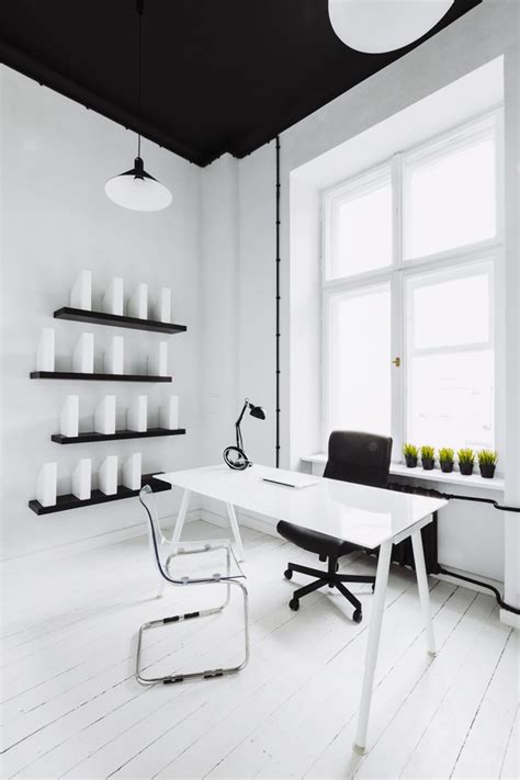 | White officeInterior Design Ideas.