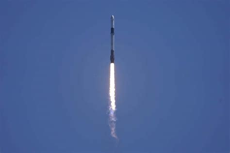 Watch: Axiom and SpaceX launch first all-private crew to ISS | New ...