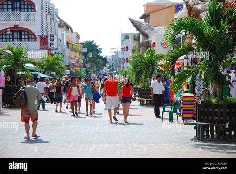 Playa del carmen fifth avenue hi-res stock photography and images - Alamy