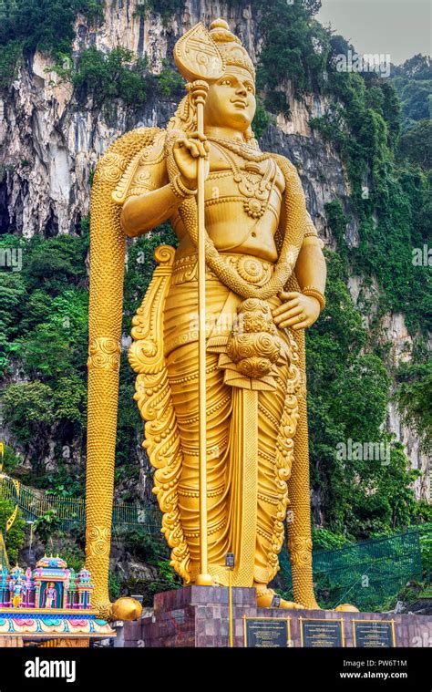 Murugan statue, Batu Caves, Selangor, Kuala Lumpur, Malaysia Stock Photo - Alamy