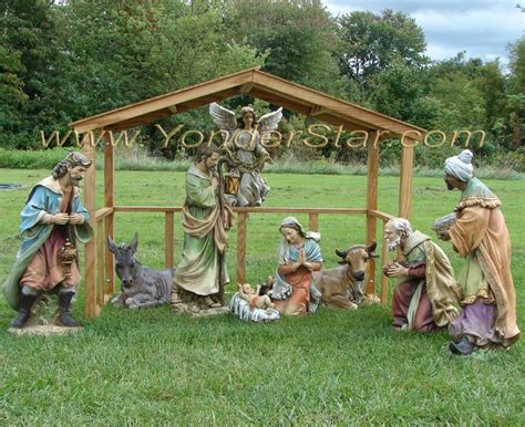 I love this outdoor color nativity set | Outdoor nativity scene ...