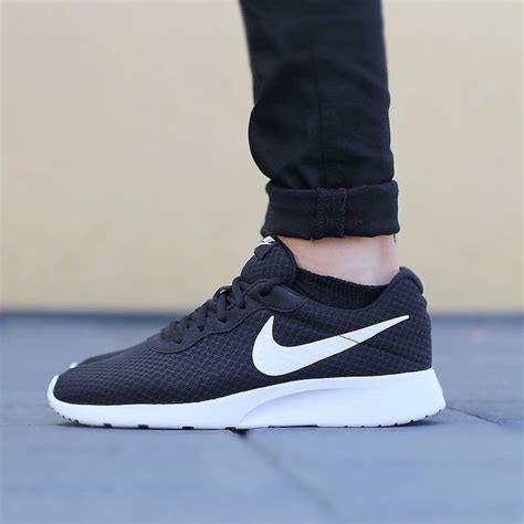 Nike Tanjun - Black / White | Grosir Sneakers