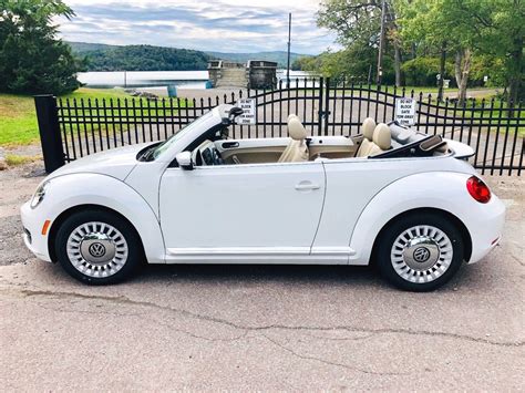 2013 Volkswagen Beetle Convertible Candy White w/ Beige Leatherette 2.5L 5 Cylinder This ...