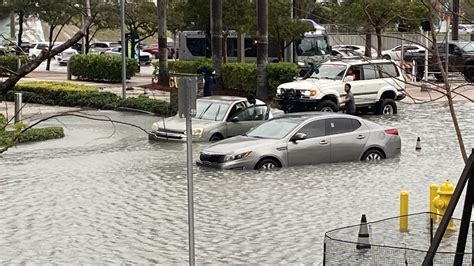 Wet Weather Causes Major Flooding in Miami, Stalling Cars and Halting ...