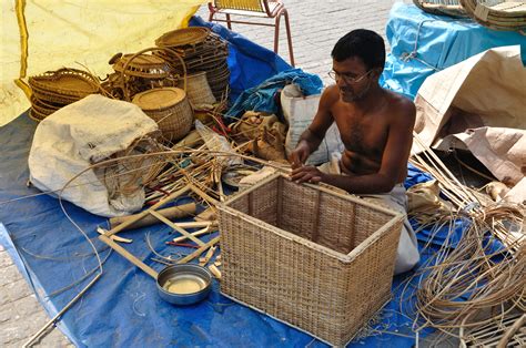 File:Cane Basket Weaving - Kolkata 2011-12-08 7432.JPG - Wikimedia Commons
