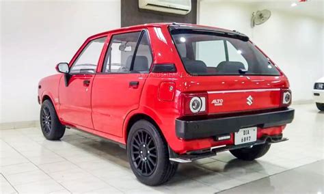 1984 Maruti 800 first gen modified - New tyres, LEDs, Red paint, etc