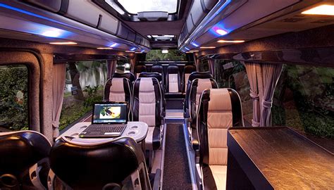 80 Luxury Bus Rental in New Delhi | ID: 20167953912