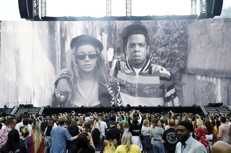 The "Jay Z & Beyonce At The Louvre" Tour Is A Real Thing — TravelCoterie