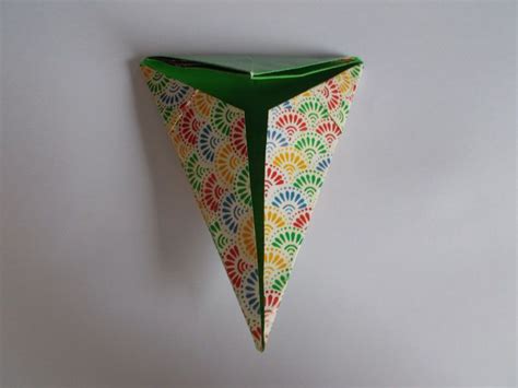How to Make Origami Paper Baskets for Easter