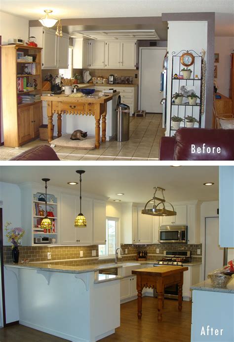 30+ Small Kitchen Remodel Ideas Before and After (2019 Trend) #ideas #Layout #wood #small #diy # ...