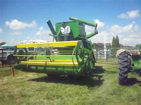 John Deere 45 combine - YouTube