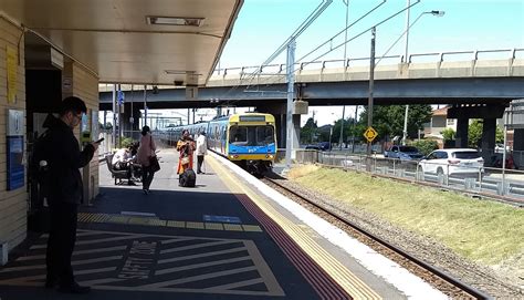 Huntingdale station and the North Road overpass | Daniel Bowen | Flickr