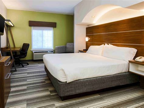 Sesame Place Hotel In Langhorne, PA | Holiday Inn Express Philadelphia NE - Langhorne