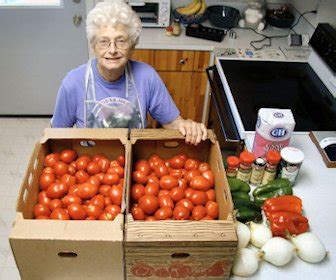 Canning Spicy Tomato Sauce Recipe