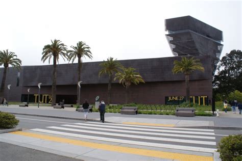 DeYoung Museum Fine Arts Museum, San Francisco, CA - California Beaches