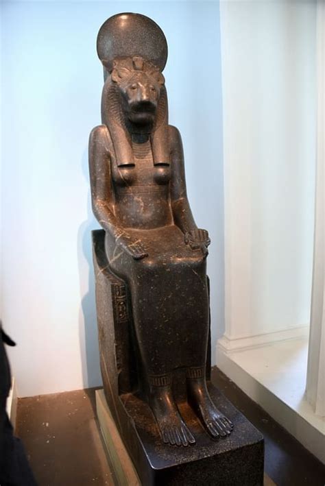 Statue of a Sitting figure of Goddess Sekhmet (Illustration) - World History Encyclopedia