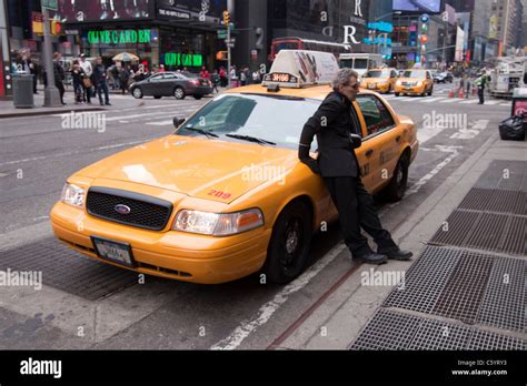 New york city taxi driver hi-res stock photography and images - Alamy