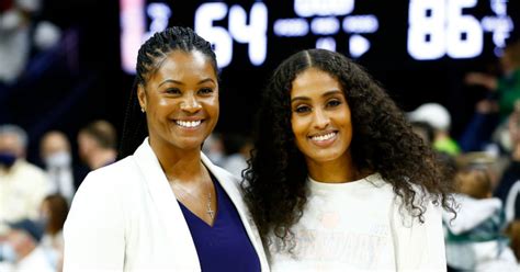 Skylar Diggins-Smith helps Notre Dame women's basketball after loss