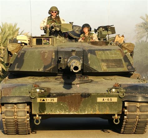 File:M1A1 abrams front.jpg - Wikimedia Commons