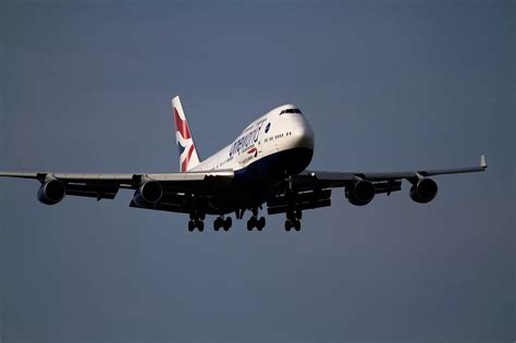 Pictures show final landing for Boeing 747 aircraft at Newquay Airport ...