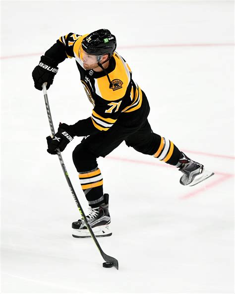 Boston Bruins Sign Taylor Hall