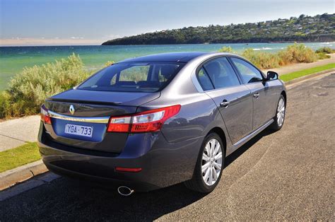 Renault Latitude Review - photos | CarAdvice