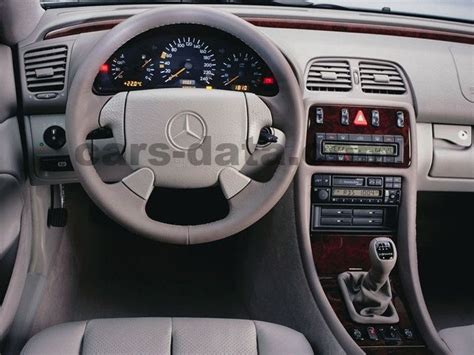 Mercedes-Benz CLK Cabriolet images (3 of 3)