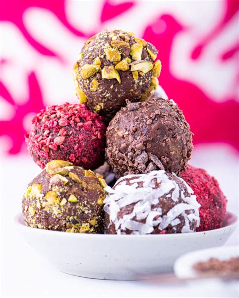 4 Festive Chocolate Recipes for the Holidays - Lola's Cocina