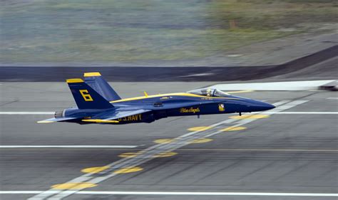 #BlueAngels #USN #Navy #UnitedStatesNavy #Jets #AirShow #FighterJet #F18 #Hornet | Us navy blue ...