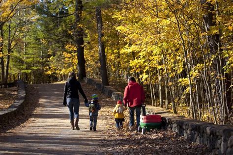 Hiking and Walking in Gatineau Park | National Capital Commission ...