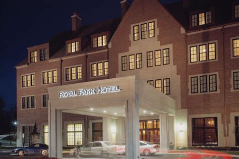 Celebrate New Years Eve at the Royal Park Hotel | DetroitMommies.com