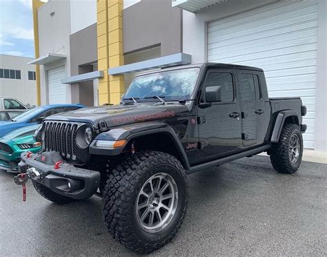 Jeep Gladiator Portal on Instagram: “Leveling kit on 37s with ...