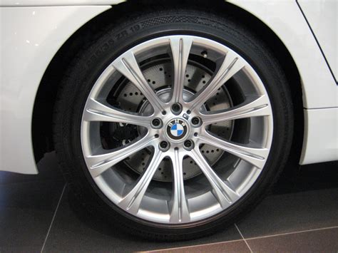 File:BMW E60 M5 Wheel.JPG - Wikipedia, the free encyclopedia