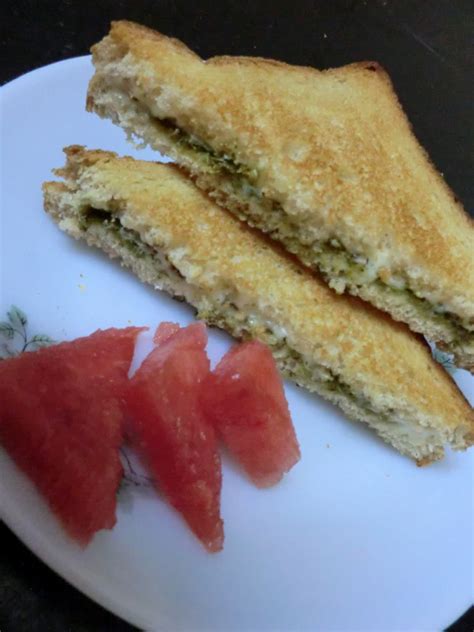 GREEN CHUTNEY CHEESE SANDWICH : Ahaaa Food