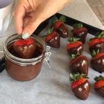 Vegan Chocolate Covered Strawberries - themodernlunchbox.com