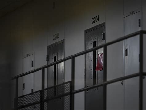 Crowded U.S. Jails Drove Millions Of COVID-19 Cases, A New Study Says | NCPR News