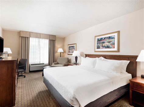 Hotel in Johnstown | Holiday Inn Johnstown-Gloversville Hotel