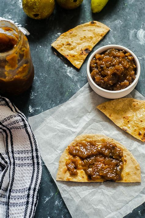 Roasted Chana Dal Chutney - Cooking With Sapana