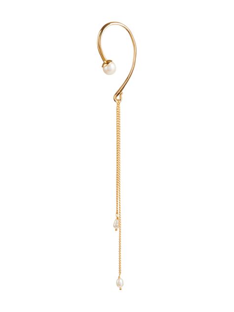 Amphi pearl gold ear cuff by Rachel Entwistle | Finematter