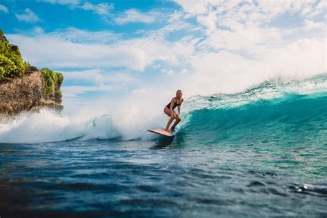 Réservez vos cours de surf 🏄 dans + de 120 destinations - CheckYeti