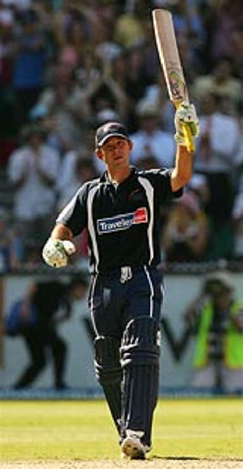 Ricky Ponting tonks one to long-on | ESPNcricinfo.com