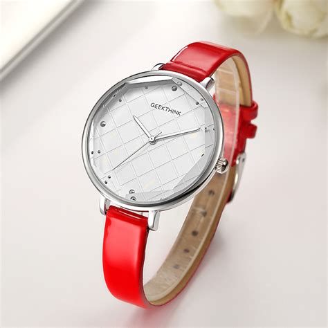 Criss Cross Design Wristwatch | Top Tier Style