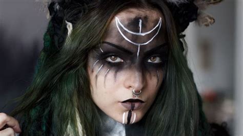 Dark Witch - makeup tutorial | Halloween makeup witch, Witch makeup ...