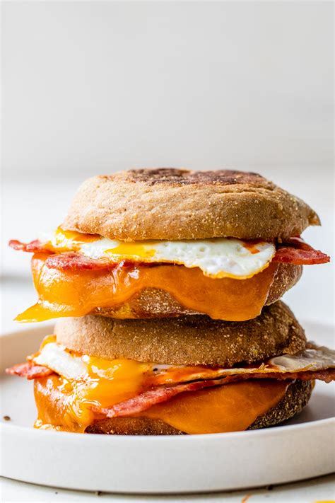 English Muffin Breakfast Sandwich - Skinnytaste - Blog