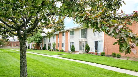 Pepperwood Apartments and Townhomes - Apartments in Mayfield Heights, Ohio