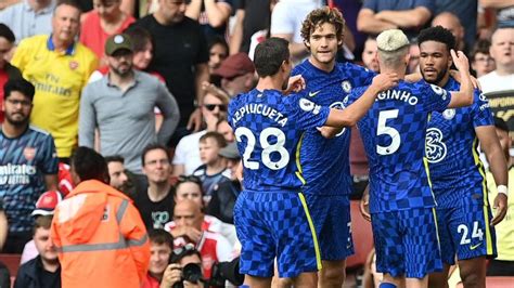 Premier League LIVE: Arsenal v Chelsea, Southampton v Man Utd & Wolves ...