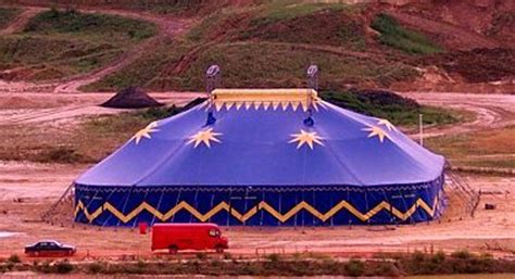 Book Big Top Circus - Circus Shows UK | Scarlett Entertainment