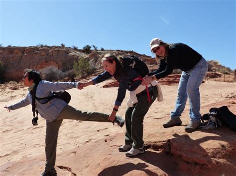 Hiking a Slot Canyon with Friends – Live Laugh RV