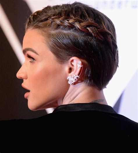 16 Beautiful Short Braided Hairstyles for Spring | Styles Weekly